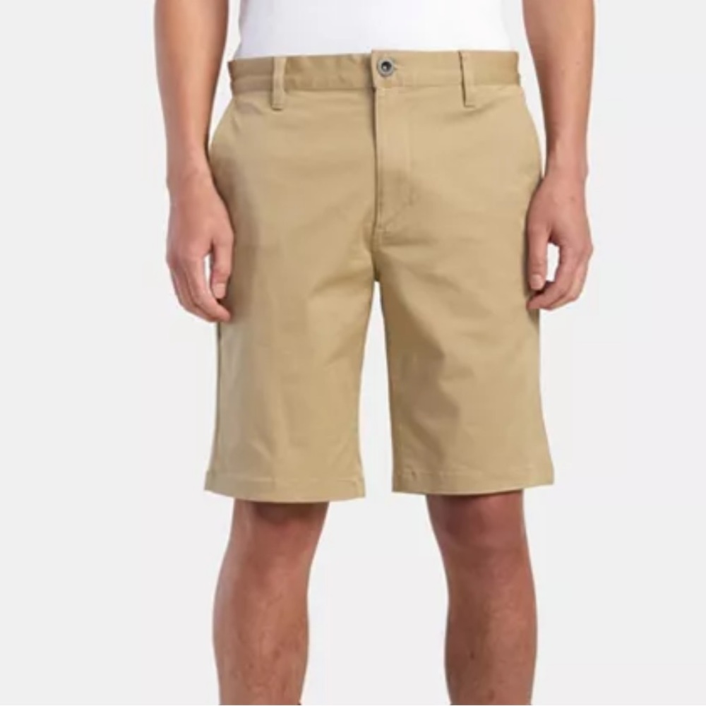 RVCA Men’s Weekend Shorts in Khaki size 28